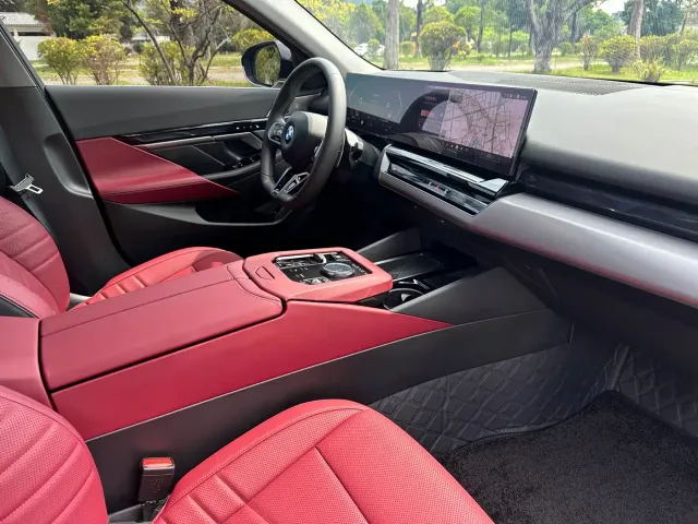 BMW 5 Series — Фото автомобиля 16