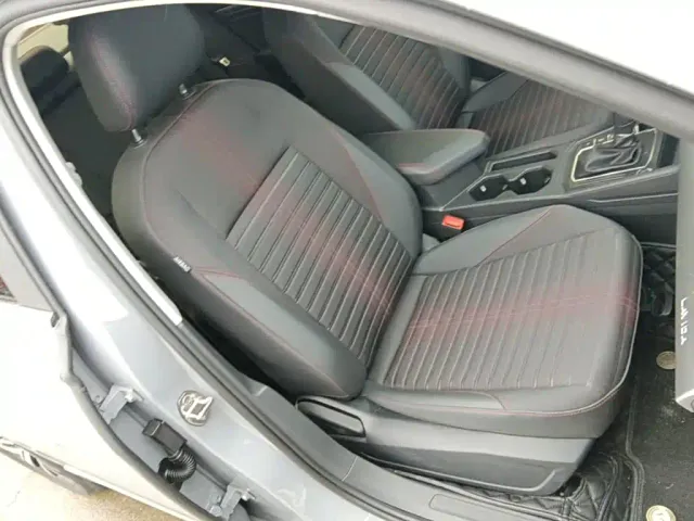 Volkswagen Lavida — Фото автомобиля 24