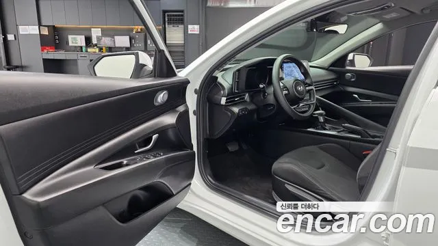 Hyundai Avante CN7 — Фото автомобиля 10