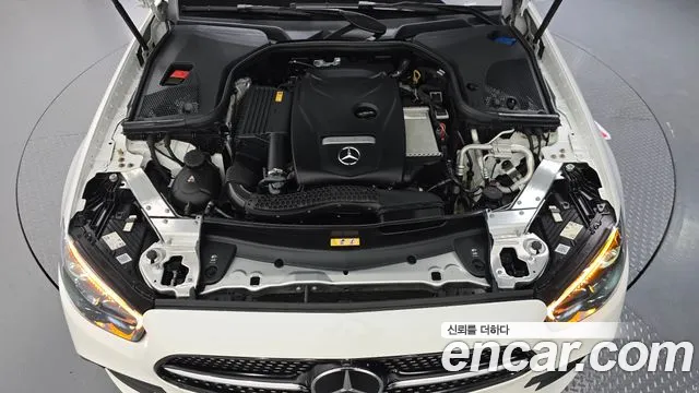 Mercedes-Benz E-Class — Фото автомобиля 6