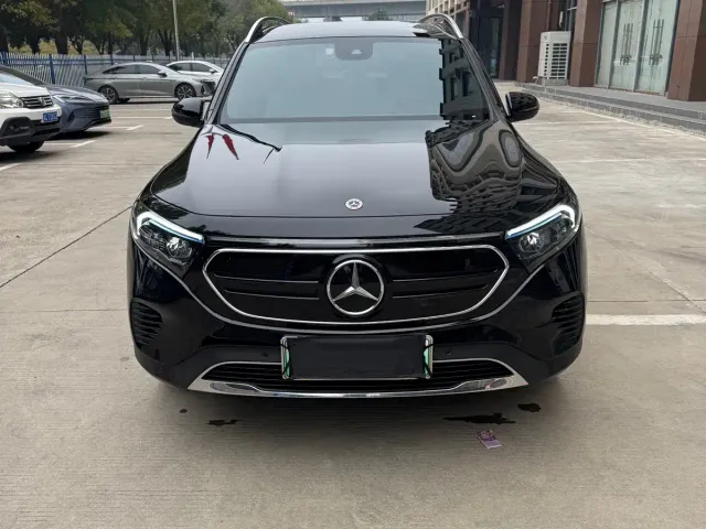 Фотография автомобиля — Mercedes-Benz EQB