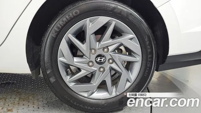 Hyundai AVANTE Новый Avante (CN7) — Фото автомобиля 20