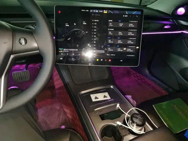 Tesla Model 3 — Фото автомобиля 14