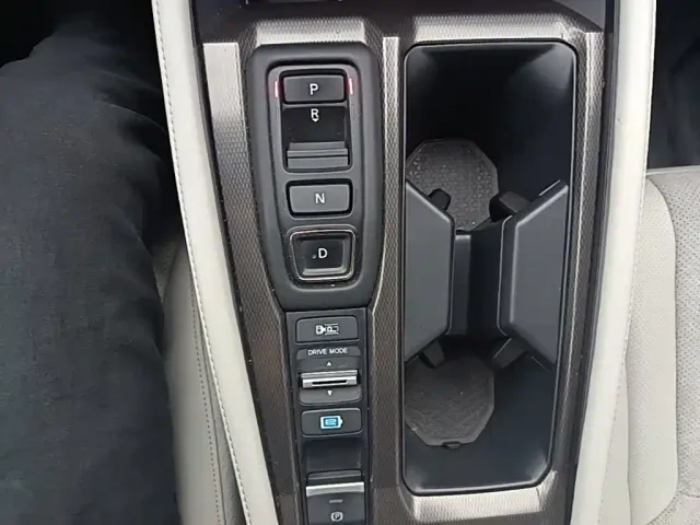 Honda Inspire Hybrid — Фото автомобиля 13