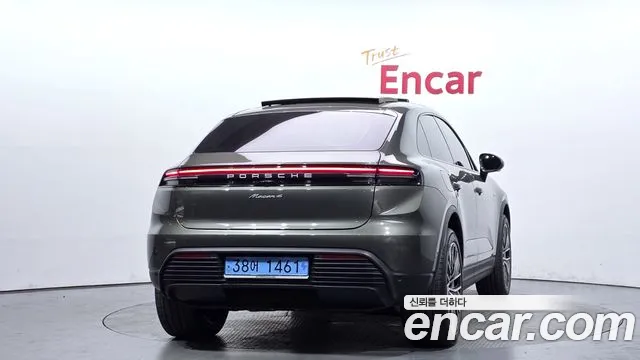 Porsche Macan — Фото автомобиля 4
