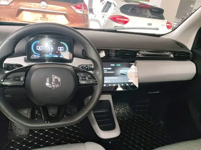Leapmotor T03 — Фото автомобиля 9