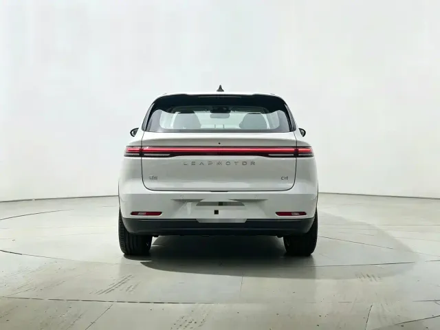 Leapmotor C10 — Фото автомобиля 7