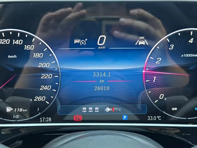 Mercedes-Benz E-Class — Фото автомобиля 17