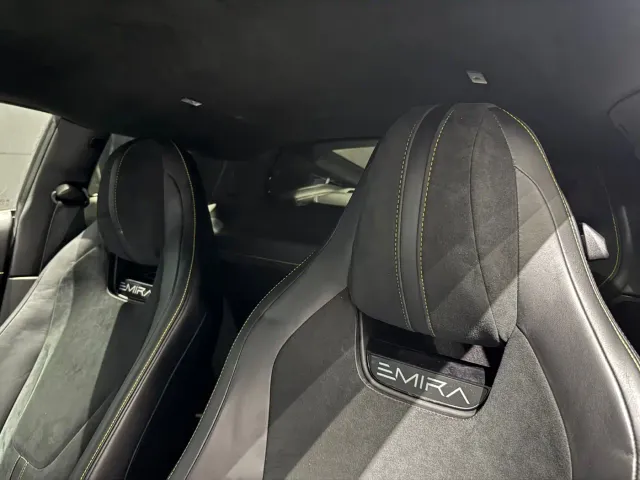 Lotus Emira — Фото автомобиля 10
