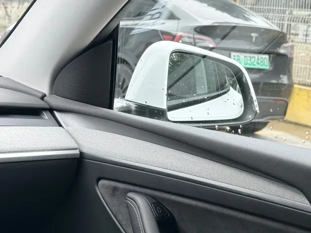 Tesla Model Y — Фото автомобиля 9