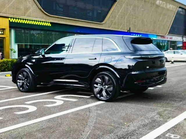 Li Auto L7 — Фото автомобиля 7