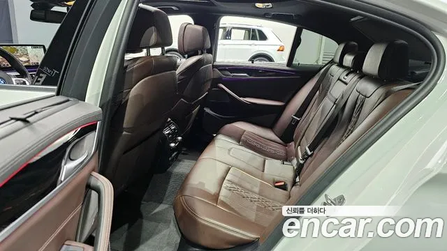BMW 5-Series 5 серия (G30) — Фото автомобиля 12