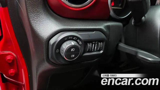 Jeep Wrangler JL — Фото автомобиля 30