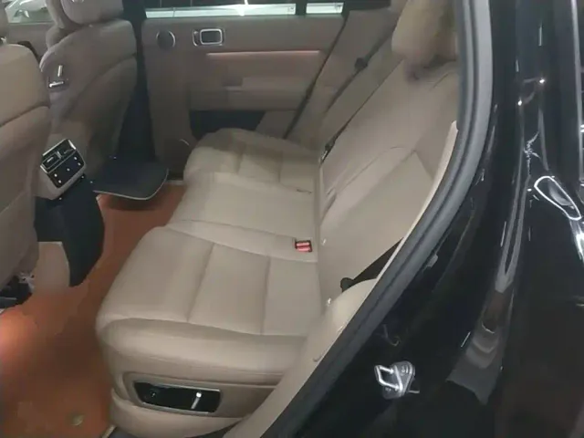 Li Auto L7 — Фото автомобиля 16