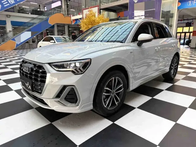 Фотография автомобиля — Audi Q3