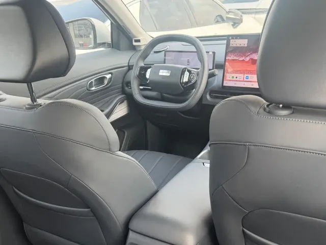 Geely Galaxy Starship 7 EM-i — Фото автомобиля 16