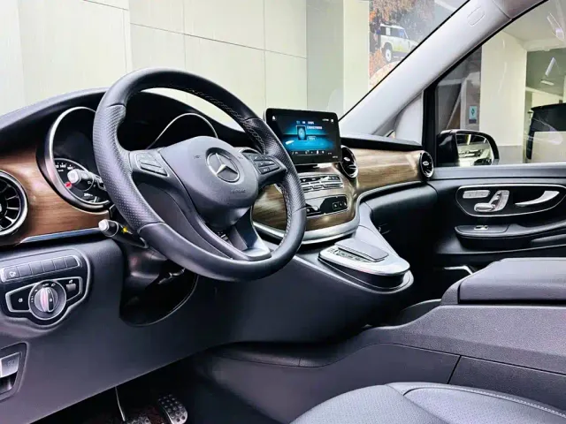 Mercedes-Benz V-Class — Фото автомобиля 8