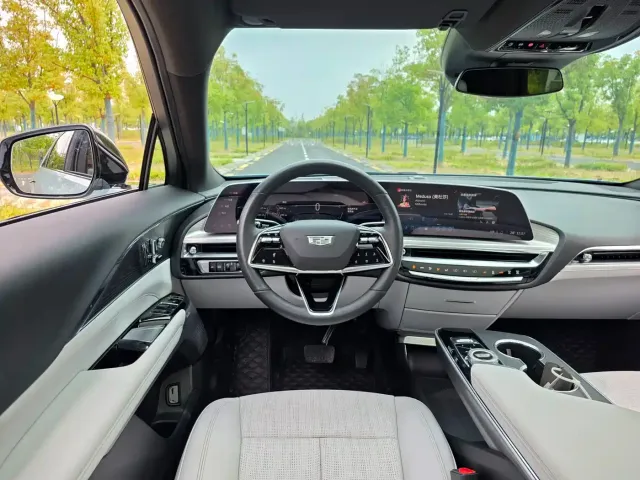 Cadillac Lyriq — Фото автомобиля 16