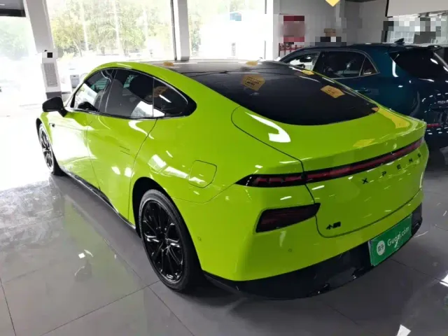 Xpeng P7 — Фото автомобиля 4