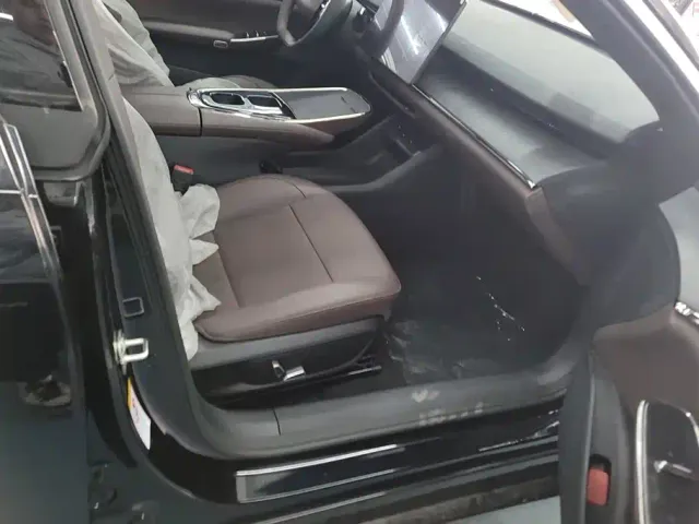 Changan Qiyuan A07 — Фото автомобиля 8