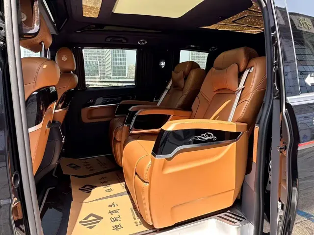 Mercedes-Benz V-Class — Фото автомобиля 12