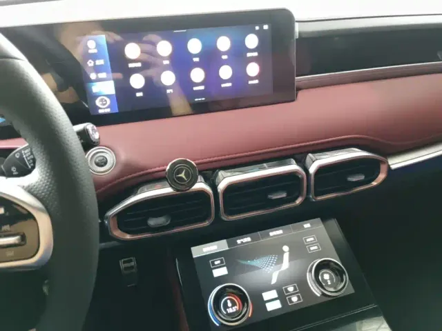 Jetour X70 Plus — Фото автомобиля 12
