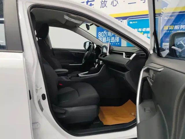 Toyota Wildlander — Фото автомобиля 8