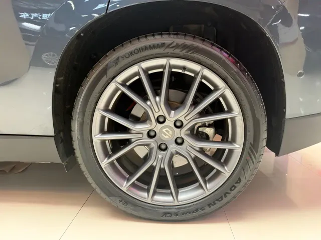 Leapmotor C10 — Фото автомобиля 8