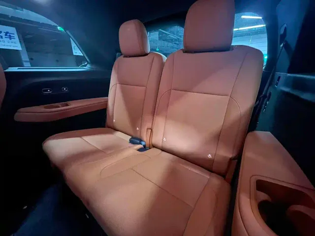 Li Auto L9 — Фото автомобиля 3