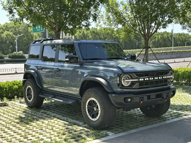 Ford Bronco — Фото автомобиля 2