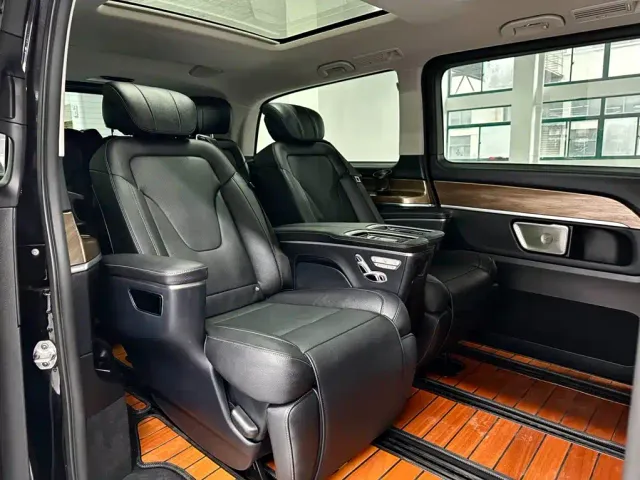 Mercedes-Benz V-Class — Фото автомобиля 11