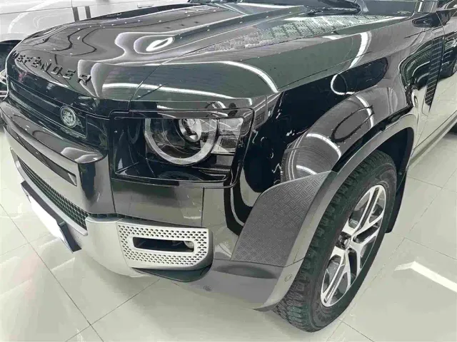 Land Rover Defender — Фото автомобиля 2