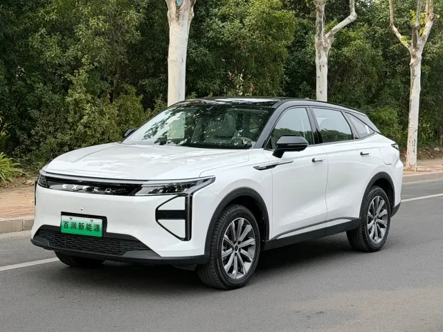 Exeed RX — Фото автомобиля 3