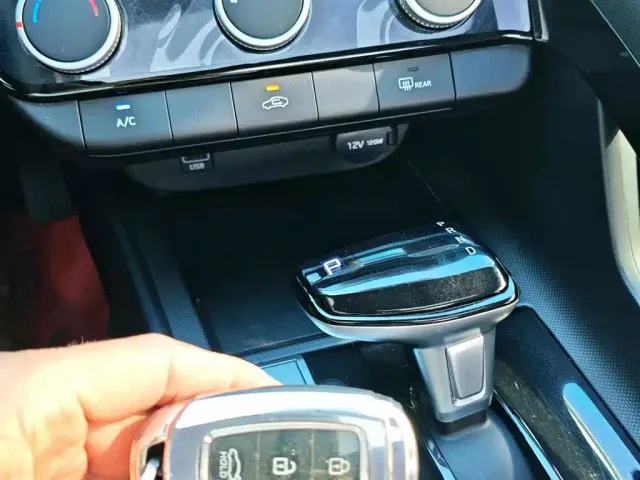 Hyundai Elantra — Фото автомобиля 17