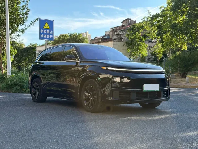 Li Auto L7 — Фото автомобиля 3