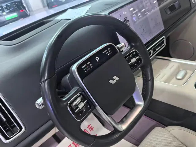 Li Auto L7 — Фото автомобиля 15