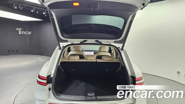 Genesis GV70 — Фото автомобиля 19
