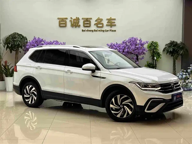 Volkswagen Tiguan L — Фото автомобиля 3