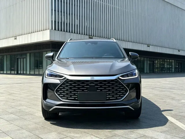 BYD Tang — Фото автомобиля 2