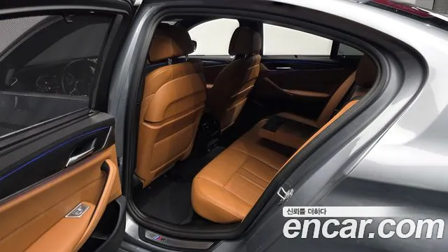 BMW 5 Series G30 — Фото автомобиля 16