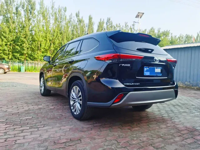 Toyota Highlander — Фото автомобиля 20