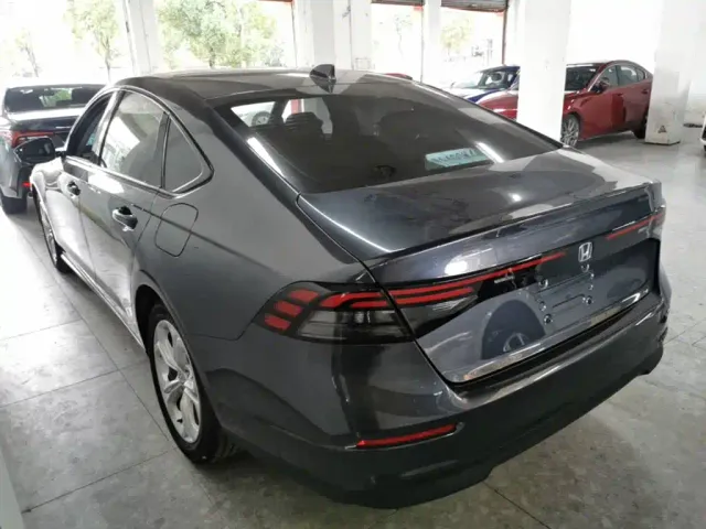 Honda Accord — Фото автомобиля 4