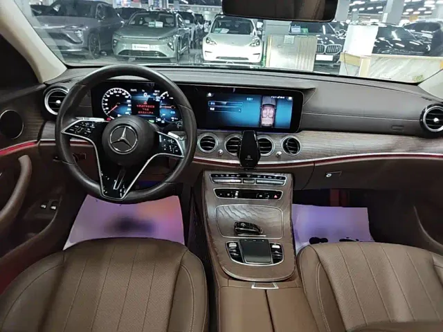 Mercedes-Benz E-Class — Фото автомобиля 9