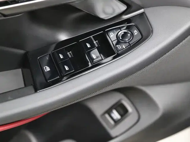 BMW 5 Series — Фото автомобиля 12