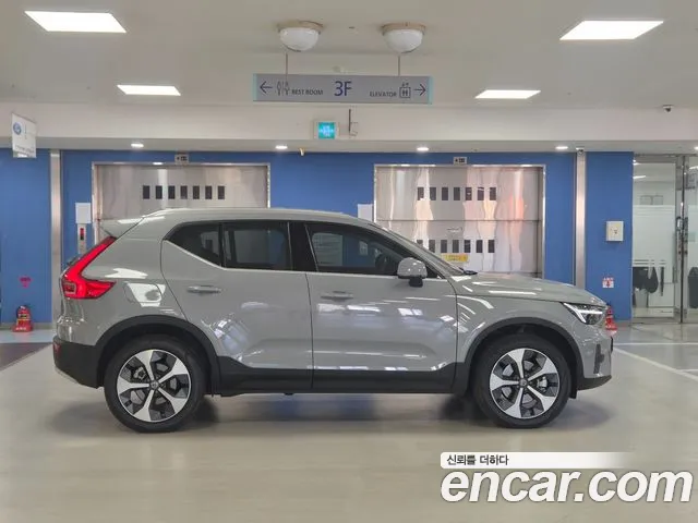 Volvo XC40 — Фото автомобиля 18