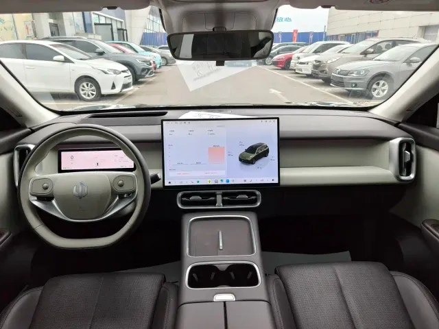 Leapmotor B10 — Фото автомобиля 10