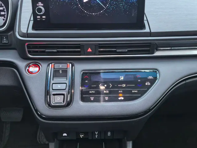 Honda Elysion — Фото автомобиля 11