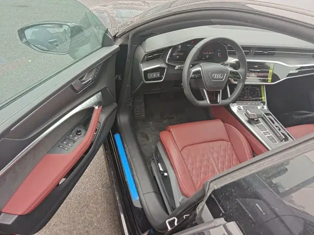 Audi A7L — Фото автомобиля 11