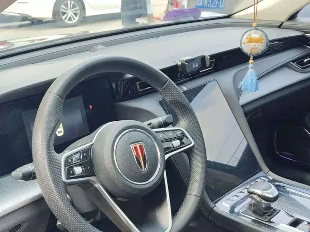 Hongqi H5 — Фото автомобиля 5