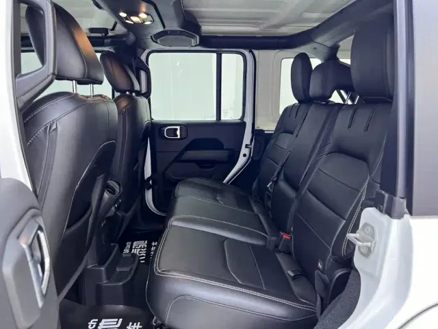 Jeep Wrangler 4xe — Фото автомобиля 16